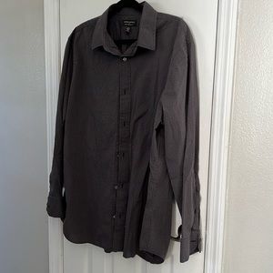 Banana Republic stretch tailored button down slim fit shirt.